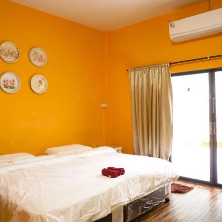 Chongrak Guesthouse Chiang Mai Exterior photo