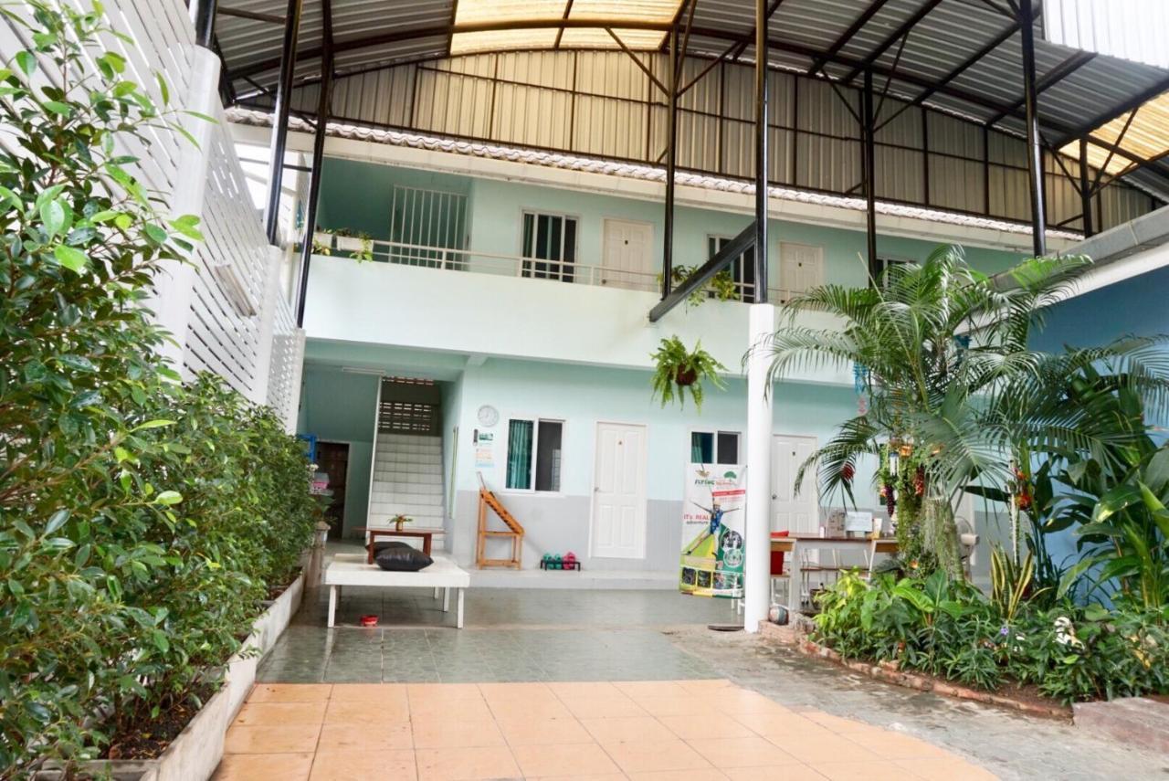 Chongrak Guesthouse Chiang Mai Exterior photo