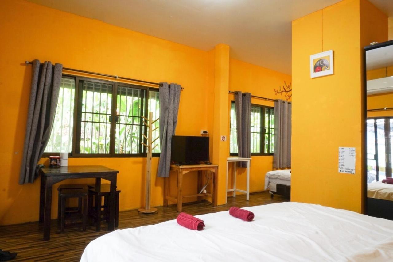 Chongrak Guesthouse Chiang Mai Exterior photo