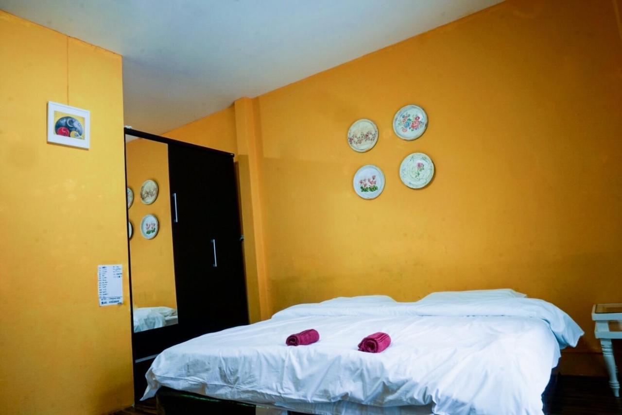 Chongrak Guesthouse Chiang Mai Exterior photo